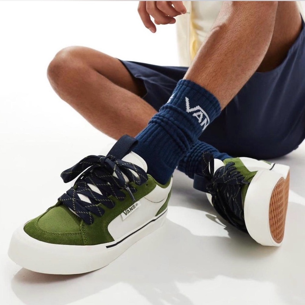 Vans Chukka Push sneakers in green suede and marshmallow white 6.5M / 8W